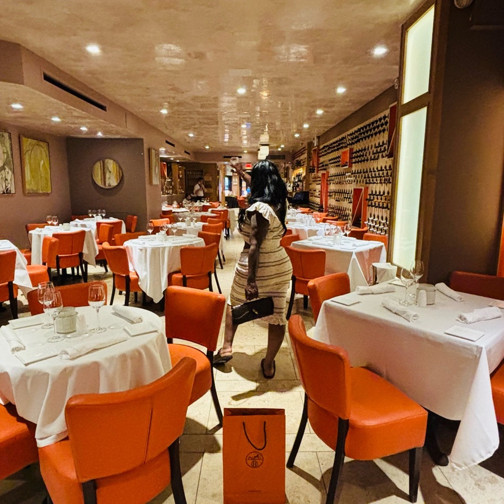 Comfortable Neutral Set - Picture 4 of 4